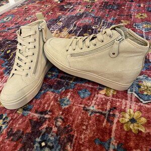 NEVER WORN! Steve Madden Hidden Wedge High Top Sneaker - Size 8